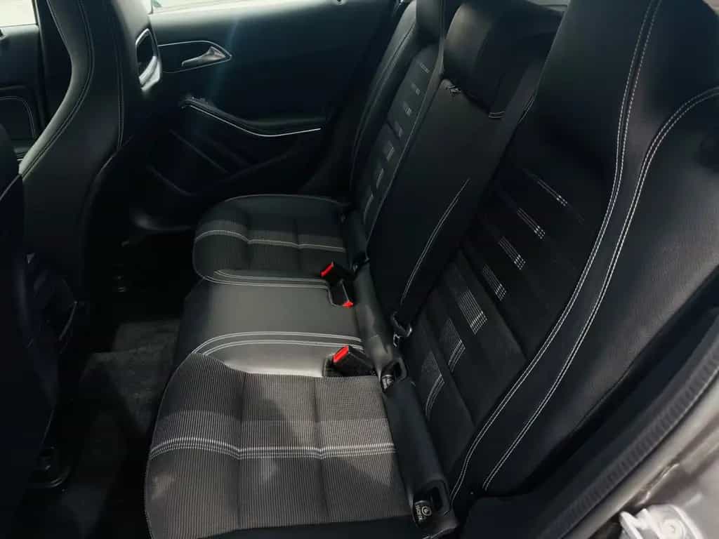 Mercedes-Benz GLA 180 *NAVI*LED*PDC*Urban*SHZ*Schaltwippen* 02/2020-photo-24