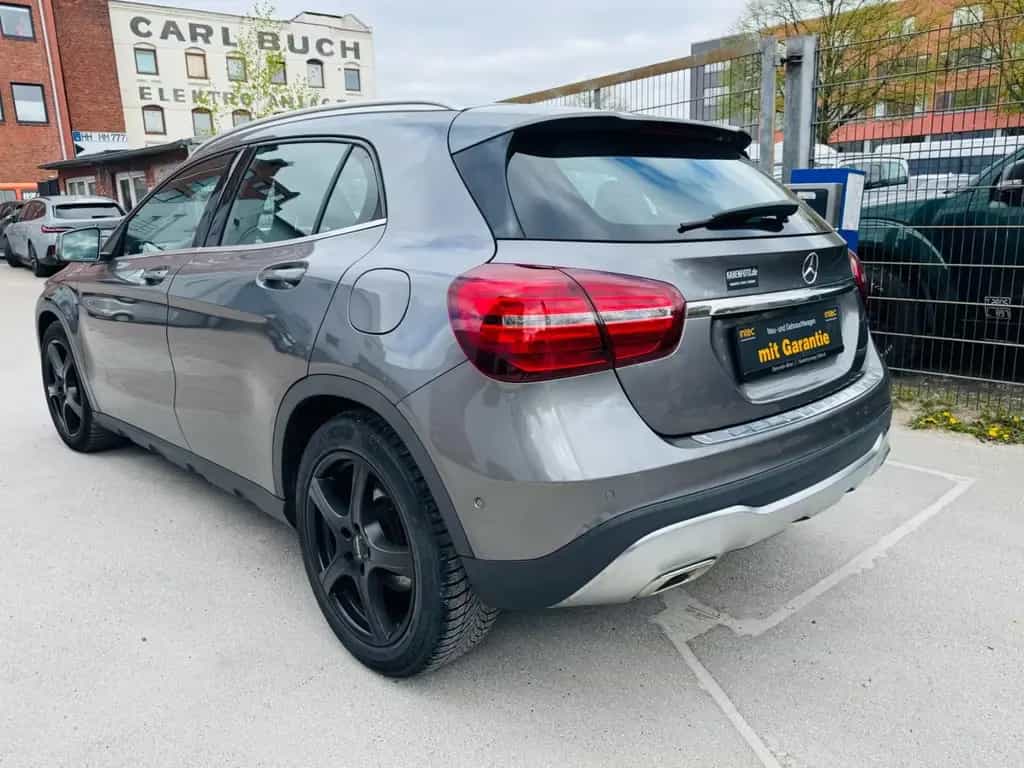 Mercedes-Benz GLA 180 *NAVI*LED*PDC*Urban*SHZ*Schaltwippen* 02/2020-photo-6