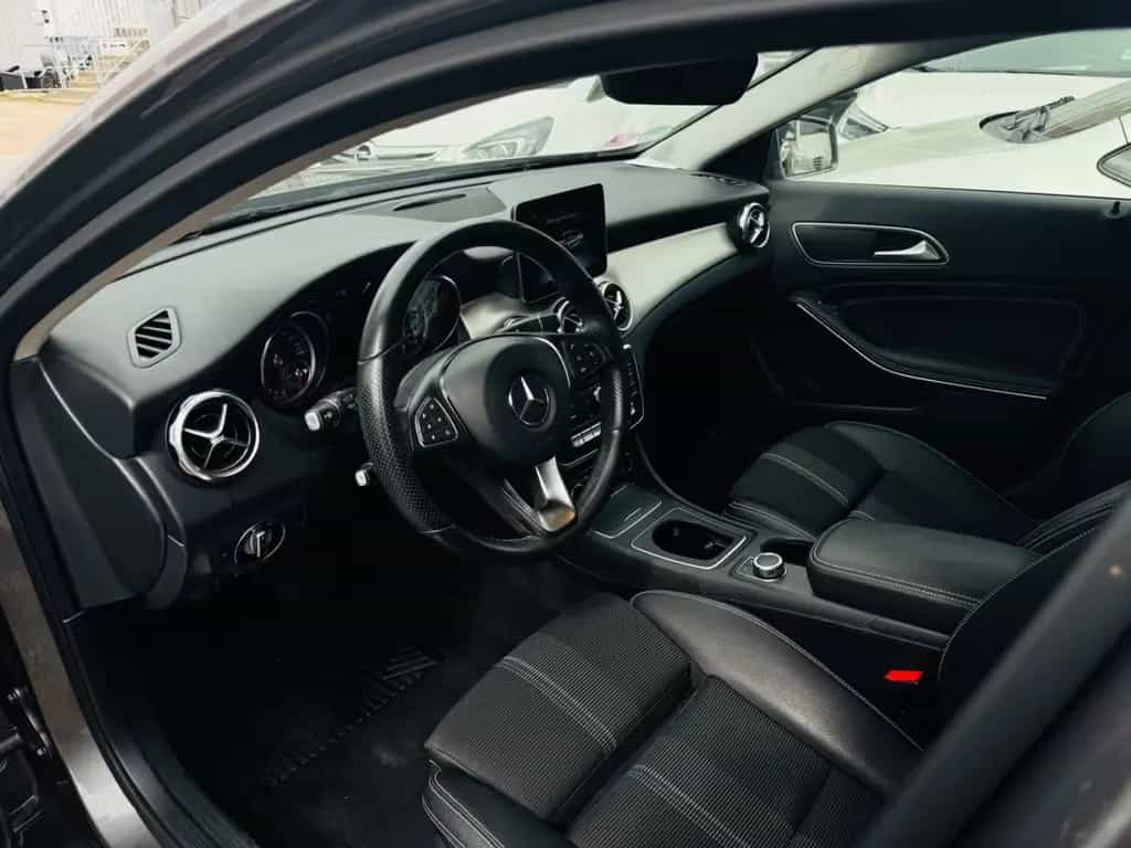 Mercedes-Benz GLA 180 *NAVI*LED*PDC*Urban*SHZ*Schaltwippen* 02/2020-photo-8