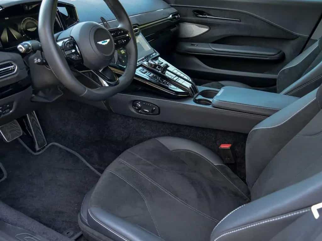 Aston Martin V8 Vantage Coupe 11/2024-photo-12