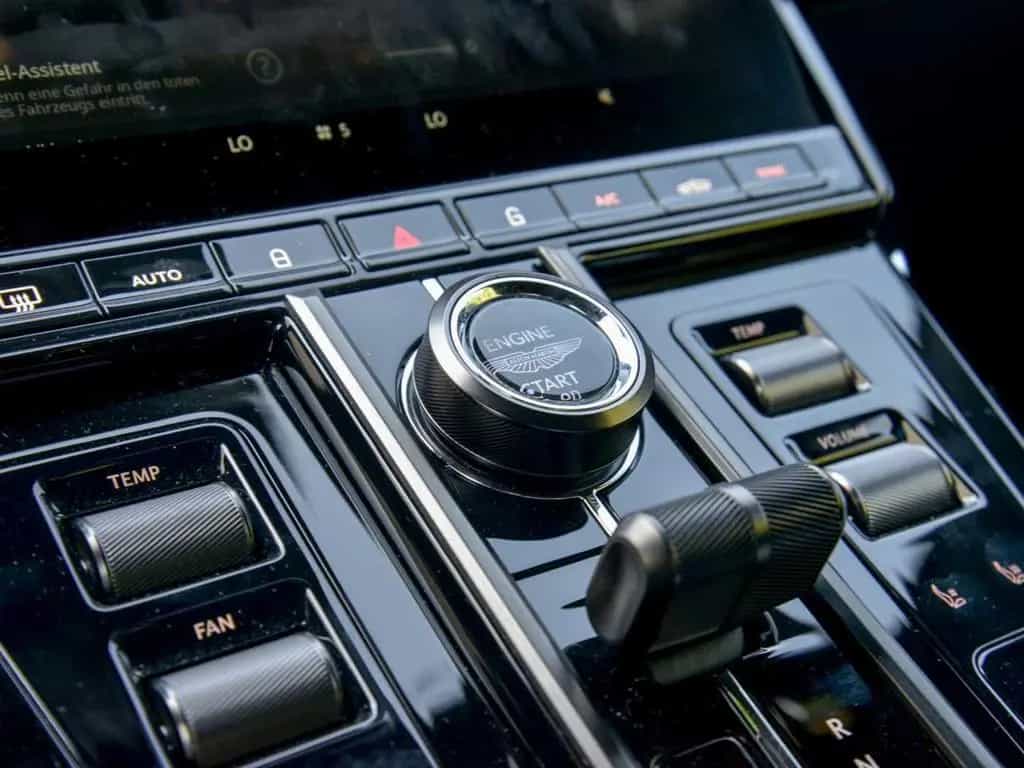 Aston Martin V8 Vantage Coupe 11/2024-photo-20