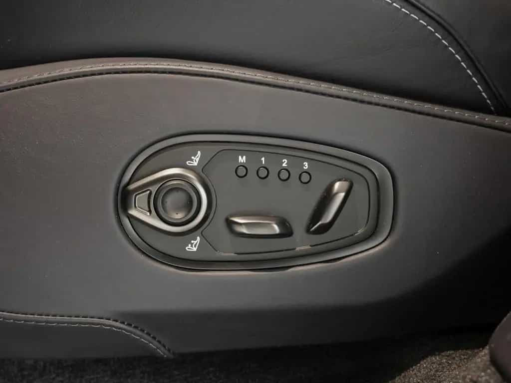 Aston Martin DBX707 MJ 25 09/2025-photo-22