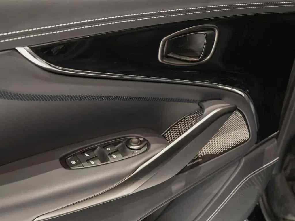 Aston Martin DBX707 MJ 25 09/2025-photo-24