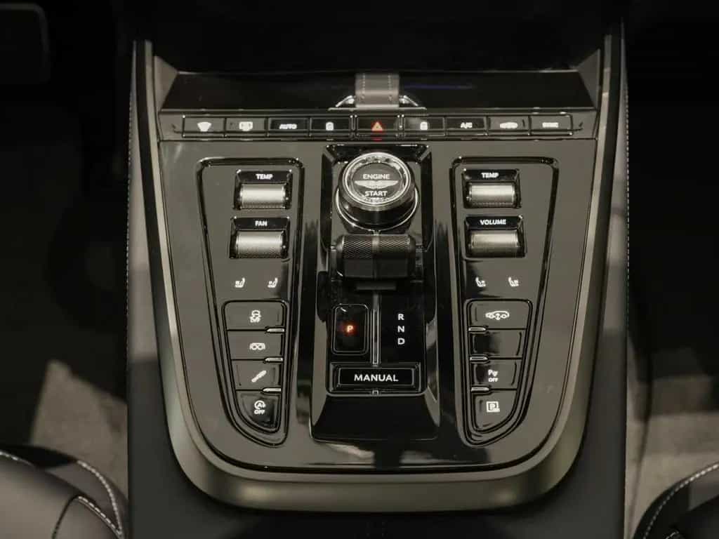 Aston Martin DBX707 MJ 25 09/2025-photo-33