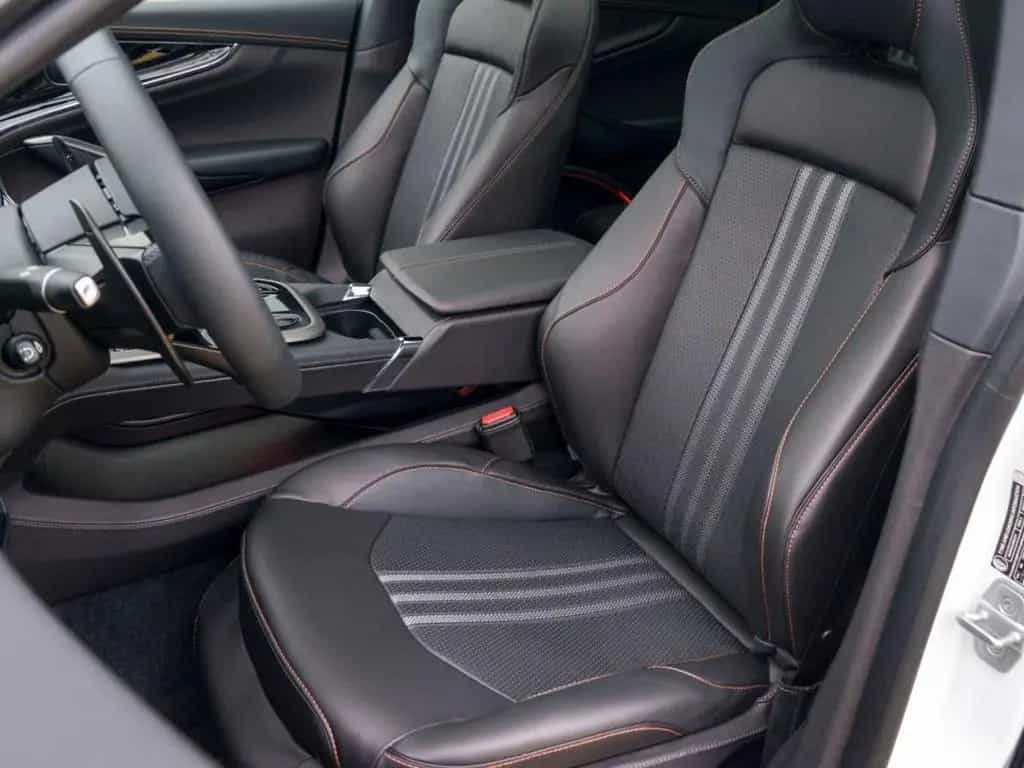 Aston Martin DBX 707 null-photo-10