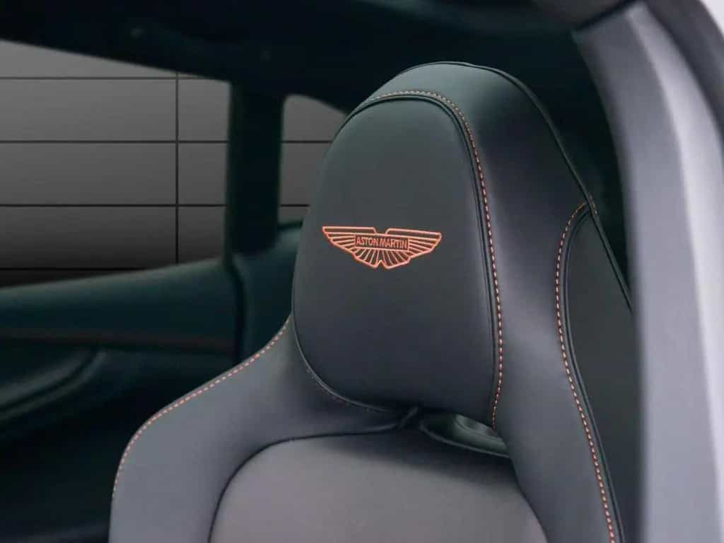 Aston Martin DBX 707 null-photo-11
