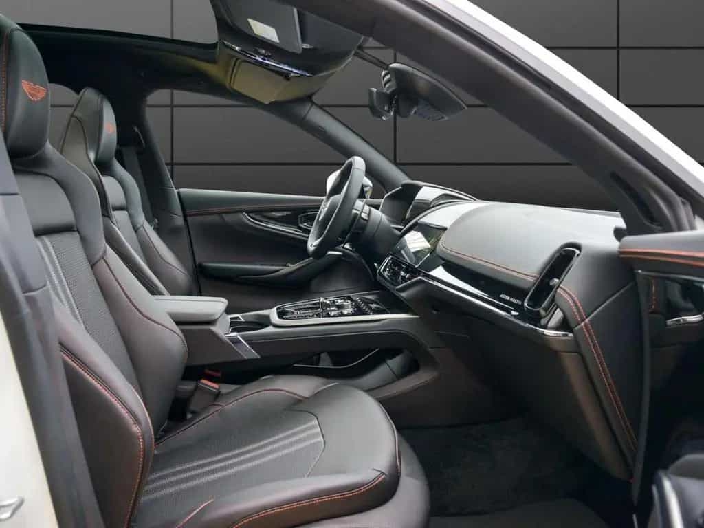 Aston Martin DBX 707 null-photo-13