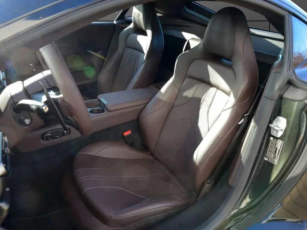 Aston Martin V8 Vantage Coupe null-photo-12