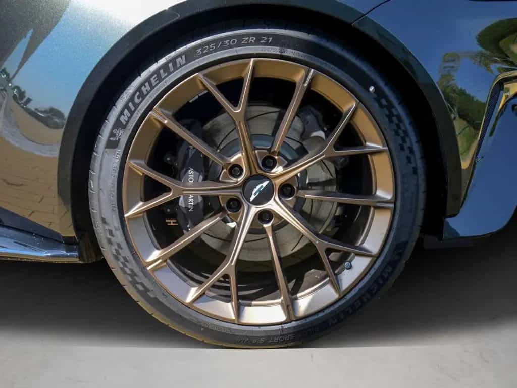 Aston Martin V8 Vantage Coupe null-photo-6