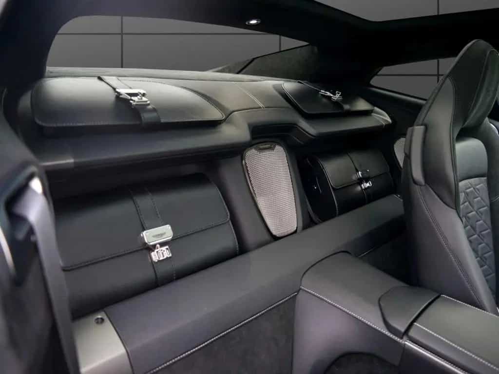 Aston Martin Vanquish Coupe 01/2025-photo-20