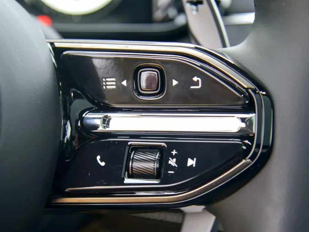 Aston Martin Vanquish Coupe 01/2025-photo-23