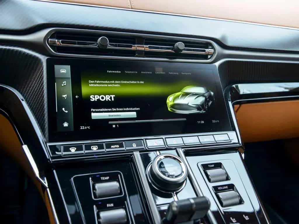 Aston Martin NG V8 Vantage Coupé 05/2024-photo-19