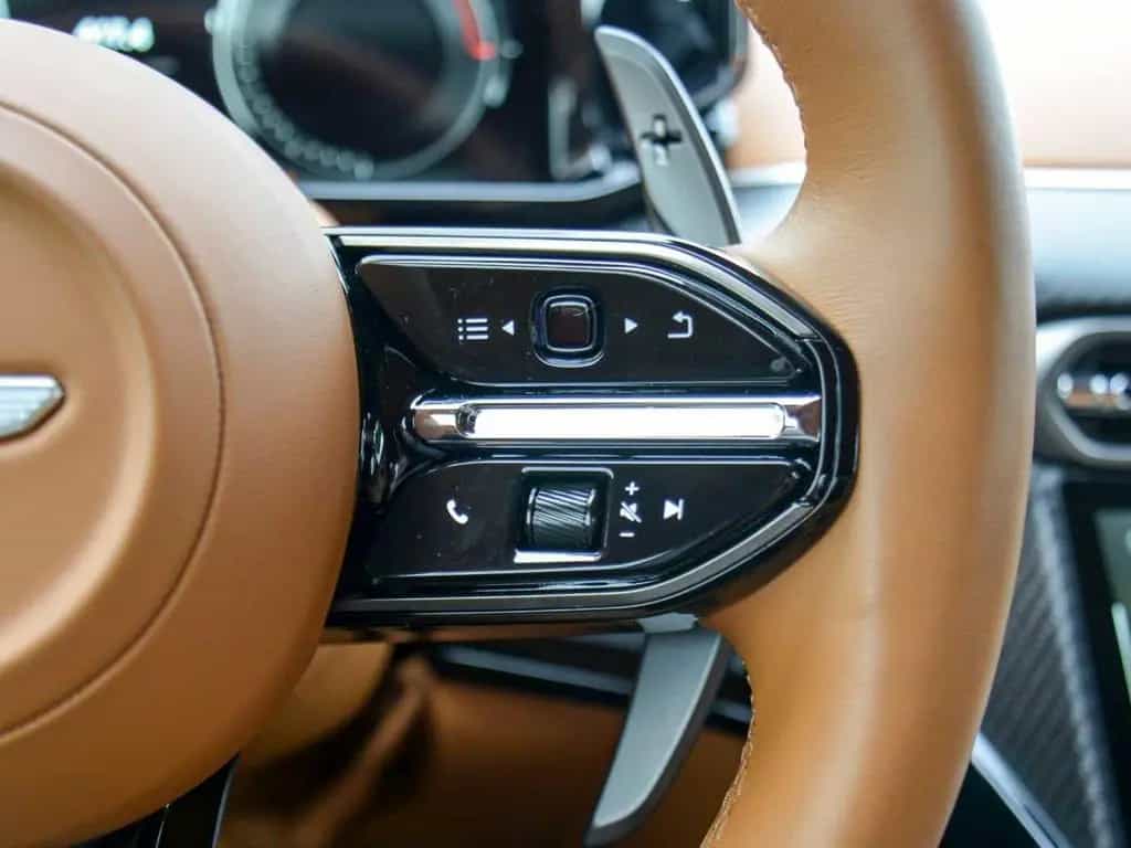 Aston Martin NG V8 Vantage Coupé 05/2024-photo-22