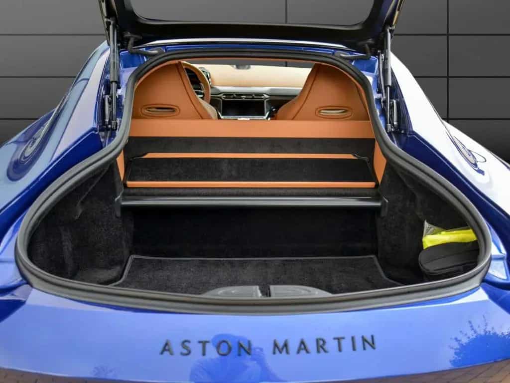 Aston Martin NG V8 Vantage Coupé 05/2024-photo-4