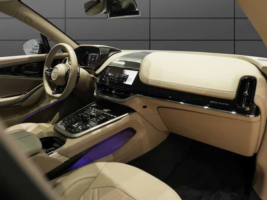 Aston Martin DBX S 01/2026-photo-13