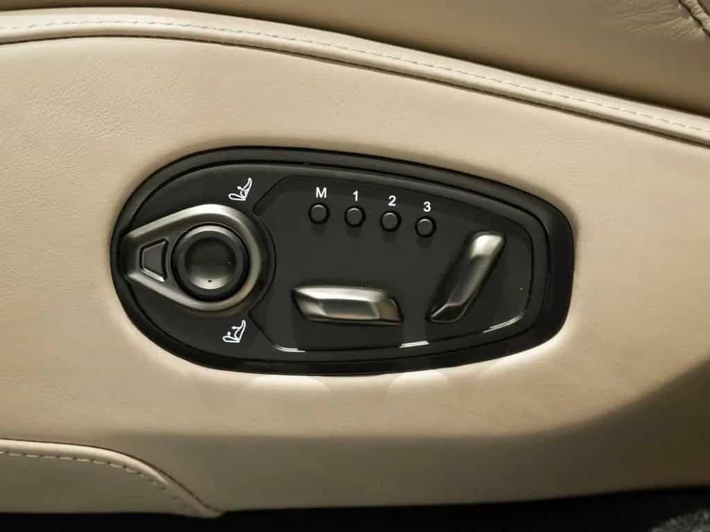 Aston Martin DBX S 01/2026-photo-22