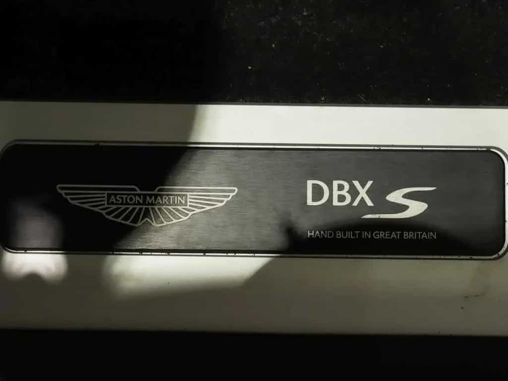 Aston Martin DBX S 01/2026-photo-23