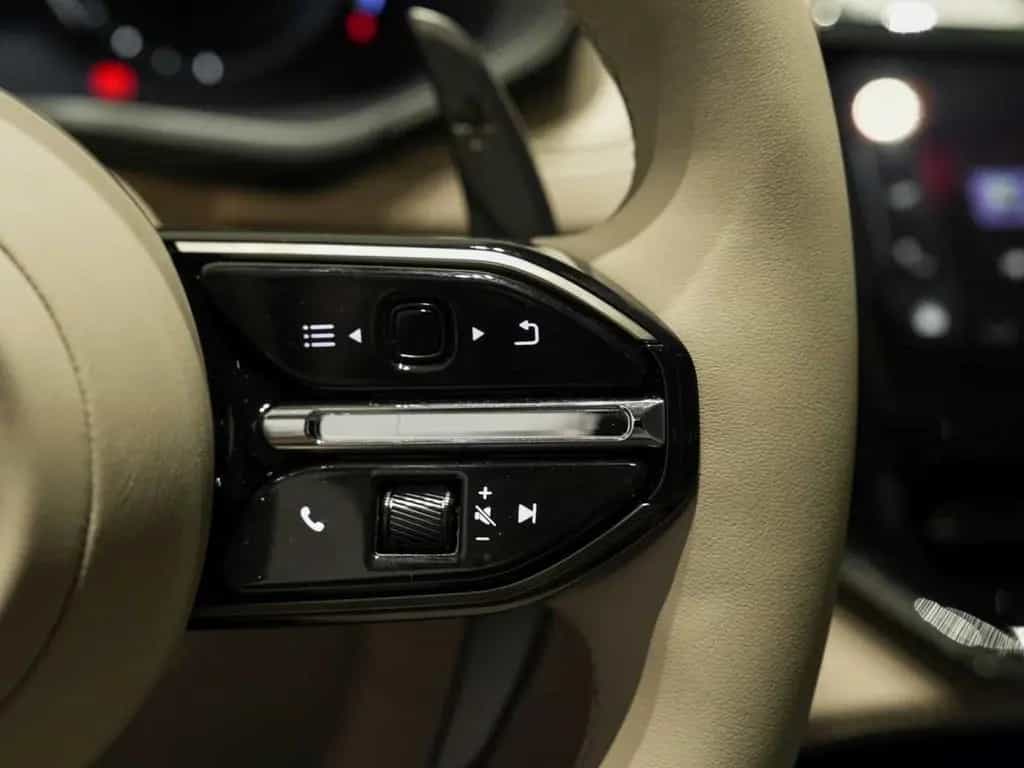 Aston Martin DBX S 01/2026-photo-25