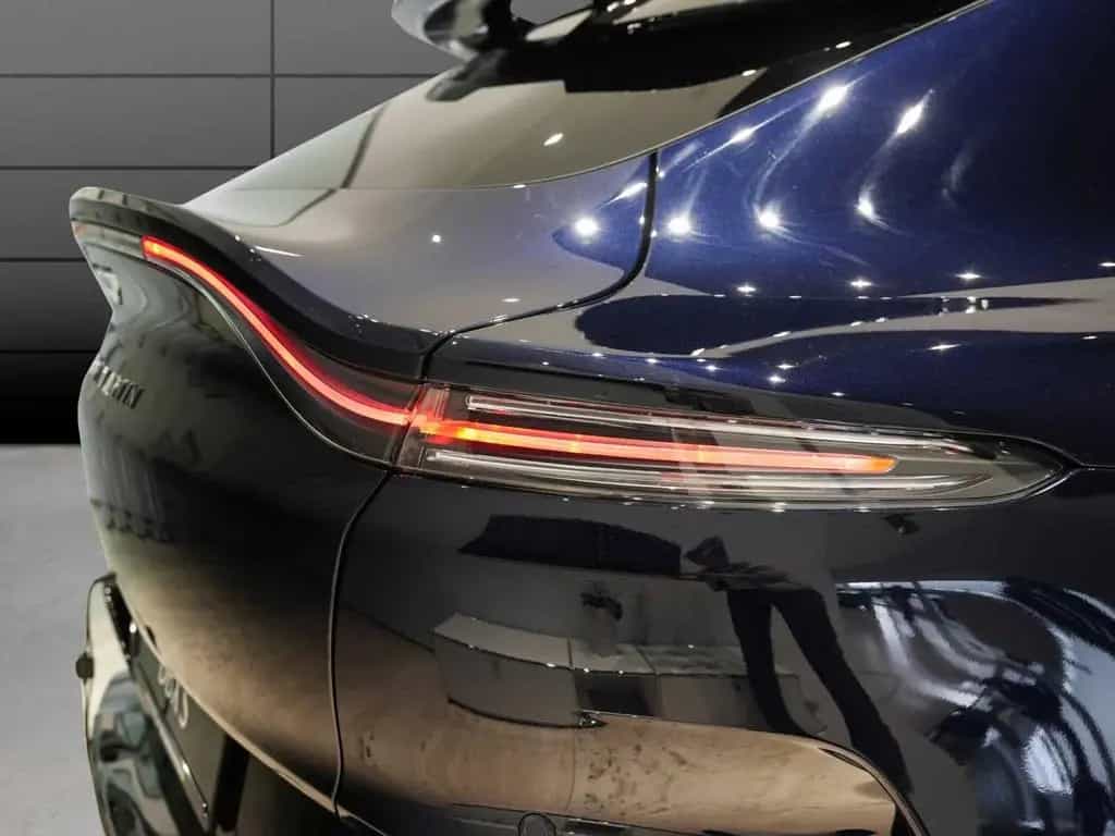 Aston Martin DBX S 01/2026-photo-3
