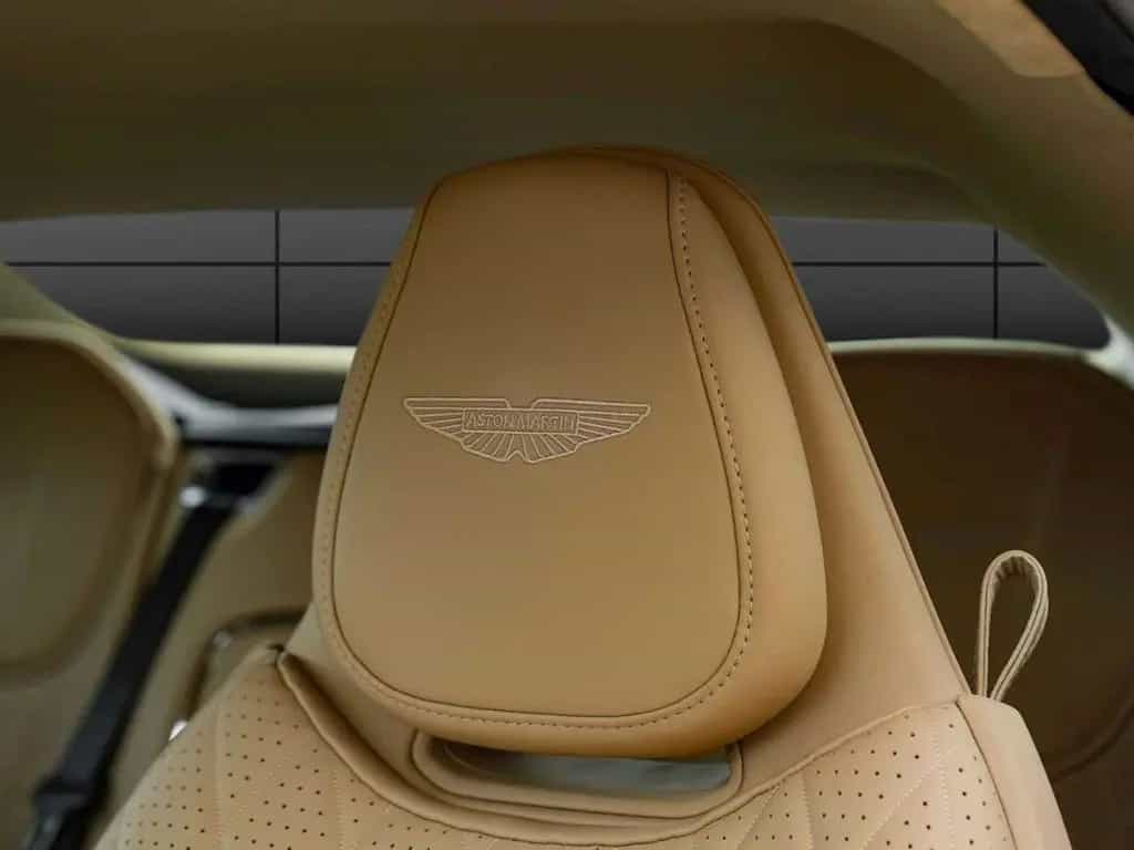 Aston Martin DB12 Volante 05/2024-photo-16