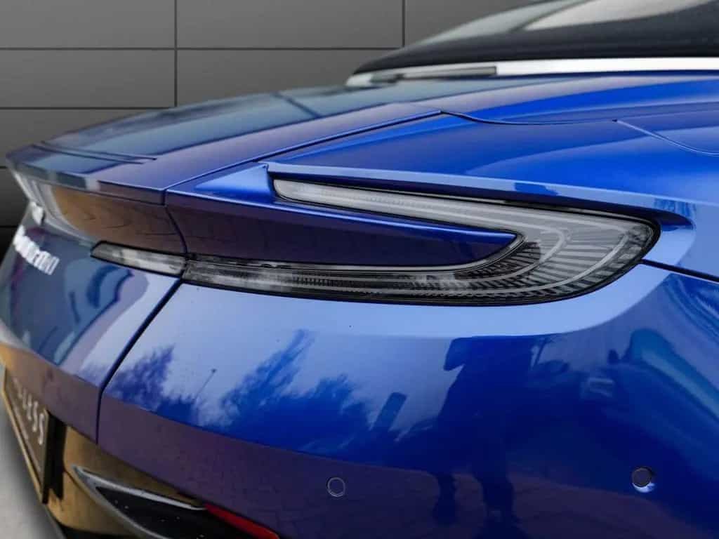 Aston Martin DB12 Volante 05/2024-photo-3