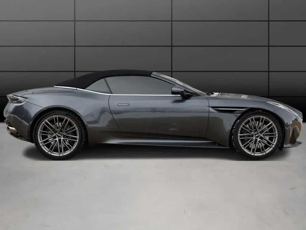 Aston Martin DB12 Volante 06/2024-photo-7