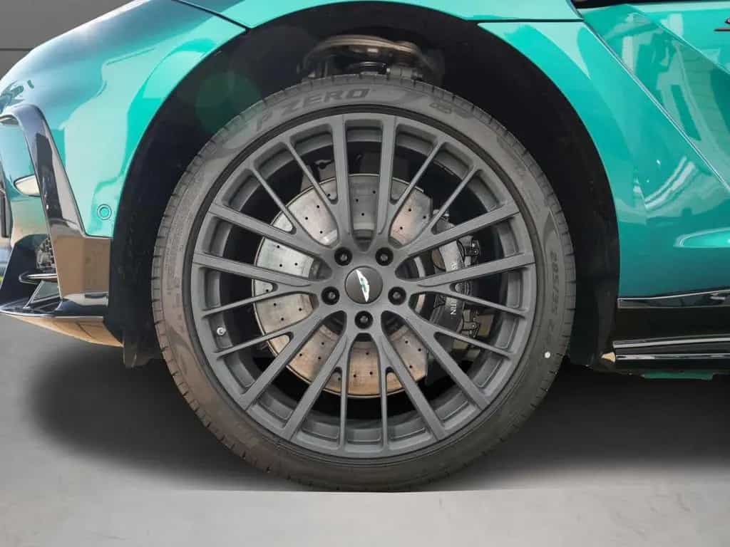Aston Martin DBX S null-photo-11