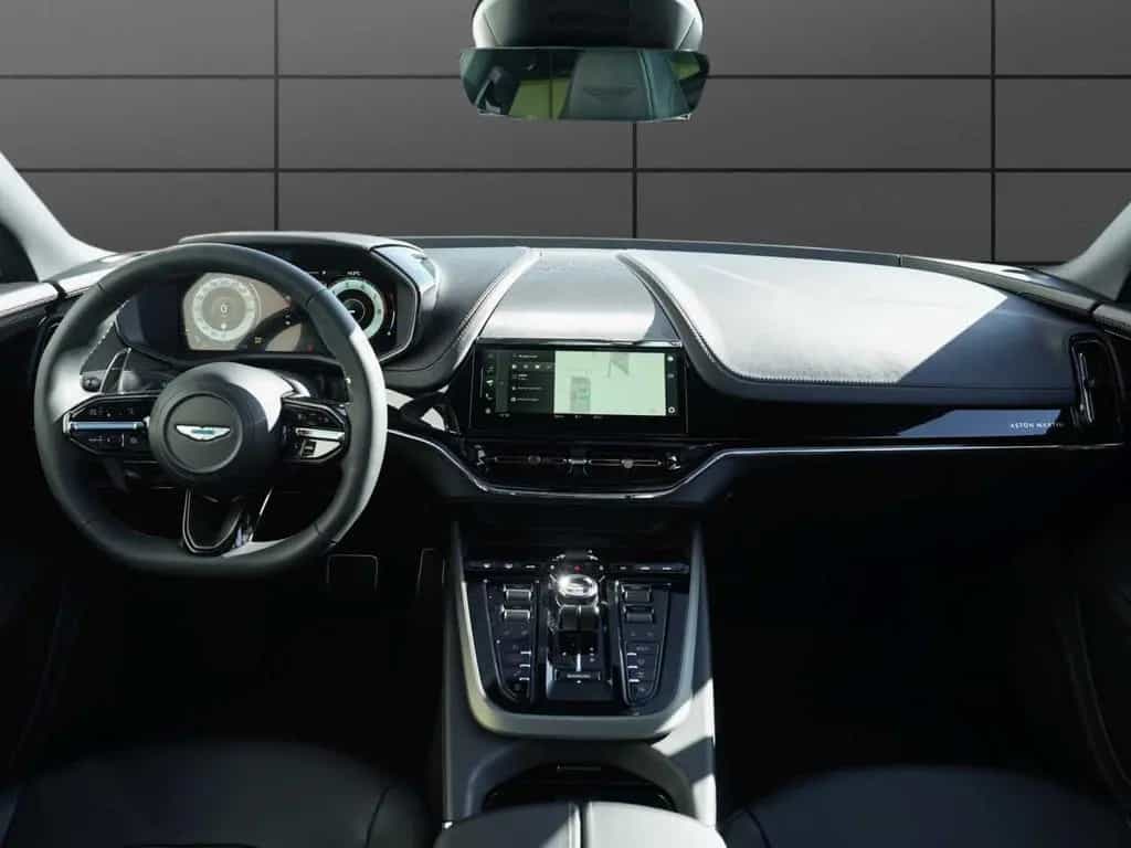 Aston Martin DBX S null-photo-13