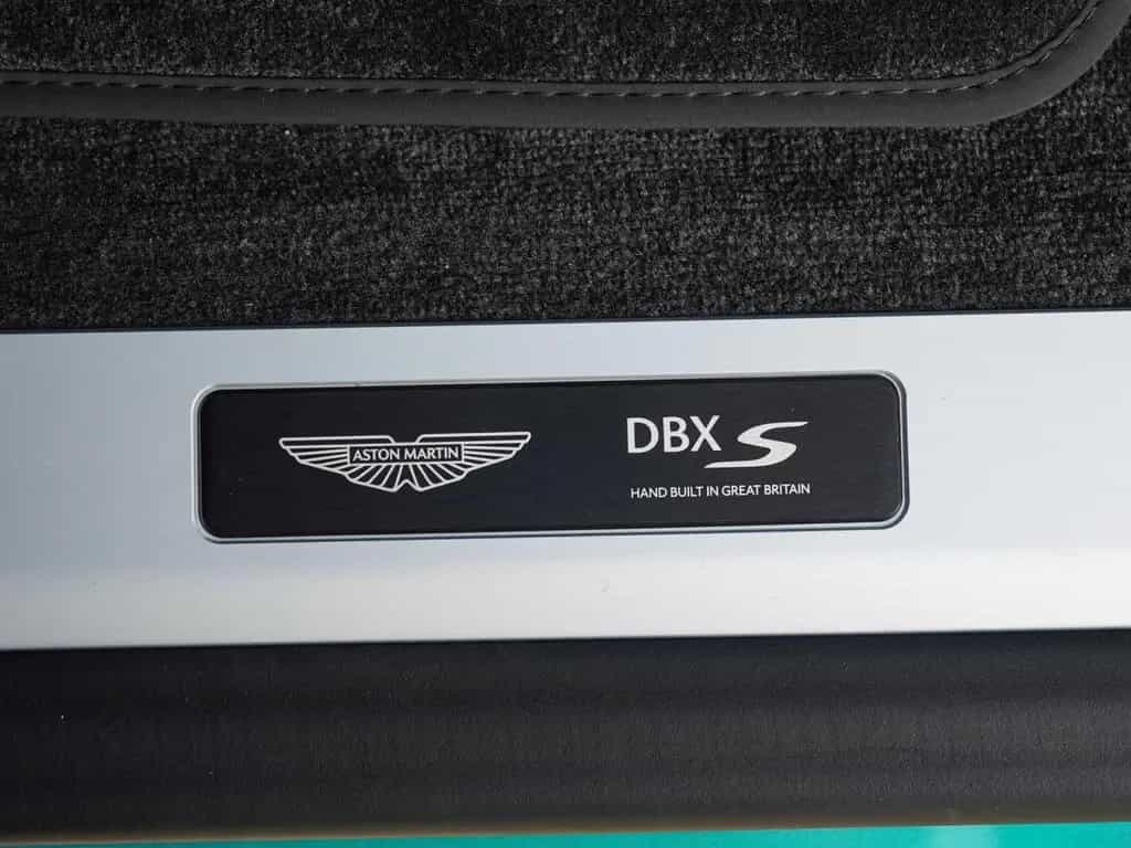 Aston Martin DBX S null-photo-23