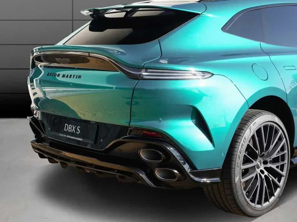 Aston Martin DBX S null-photo-8