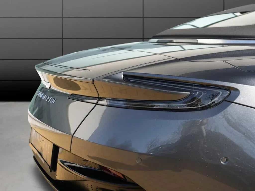 Aston Martin DB12 Volante 09/2024-photo-8