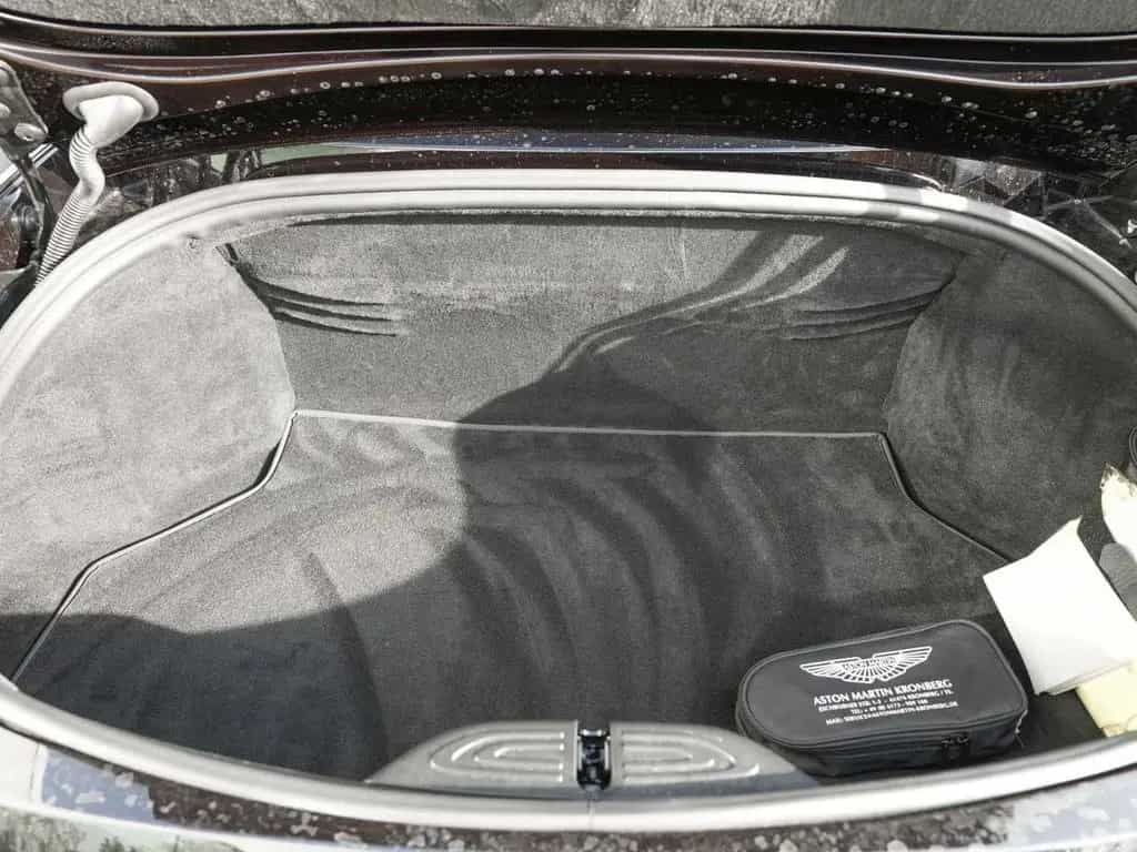 Aston Martin V8 Vantage Roadster 04/2022-photo-28