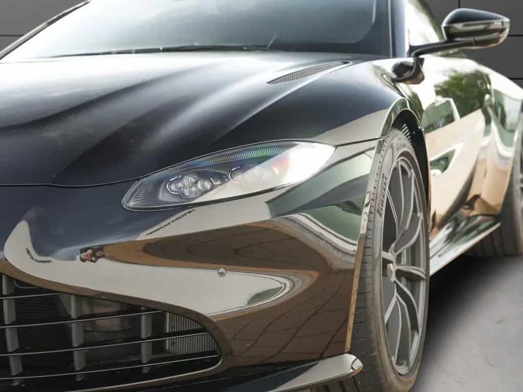 Aston Martin V8 Vantage Roadster 04/2022-photo-2