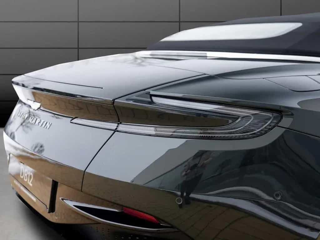 Aston Martin DB12 Volante null-photo-10