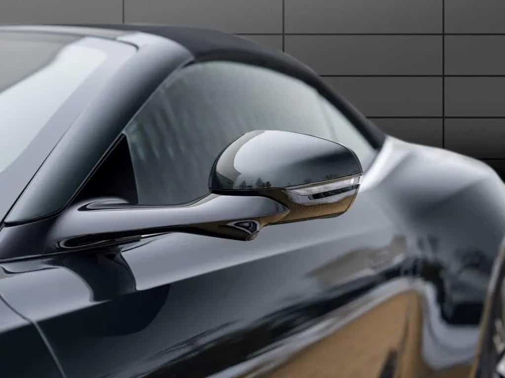 Aston Martin DB12 Volante null-photo-4