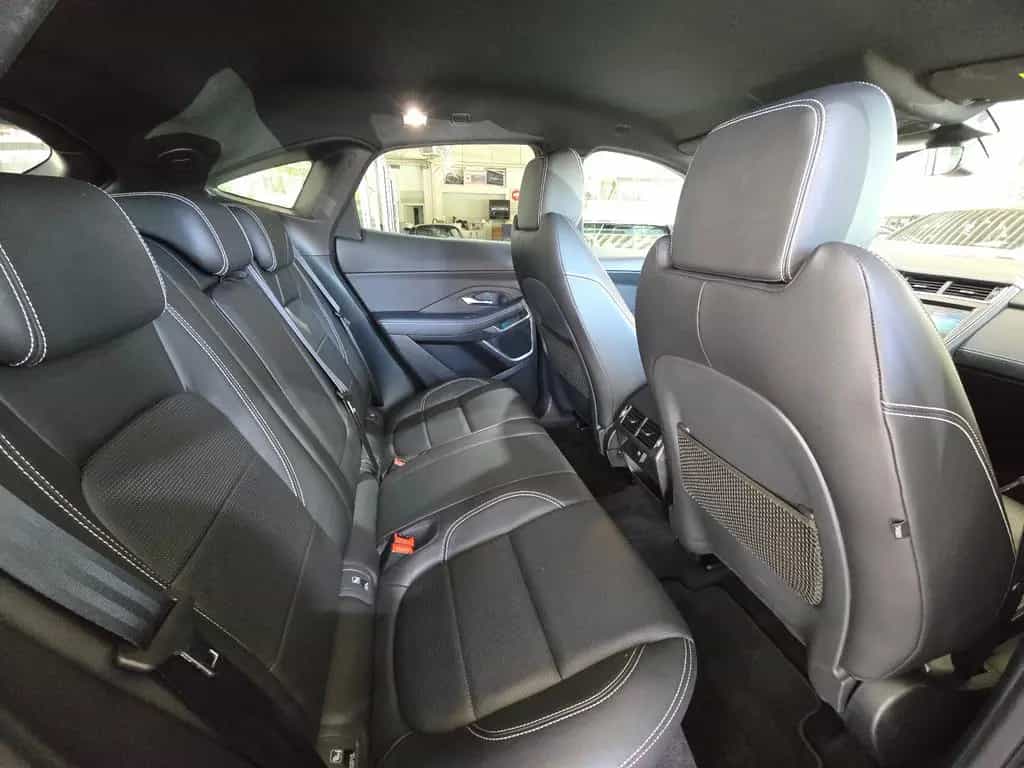 Jaguar E-Pace R-Dynamic SE AWD+MERIDIAN+20" 09/2020-photo-14