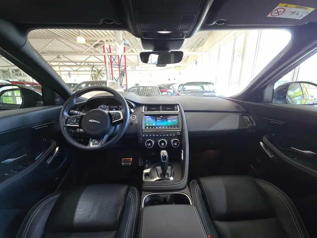 Jaguar E-Pace R-Dynamic SE AWD+MERIDIAN+20" 09/2020-photo-3