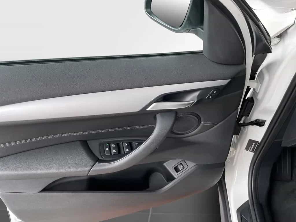 BMW X1 xDrive18d Navi | LED | Kamera | Panorama | Kl 07/2020-photo-12