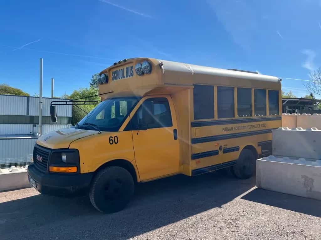 GMC Savana G35 School Bus Wohnmobil Umbau 07/2006-photo-0