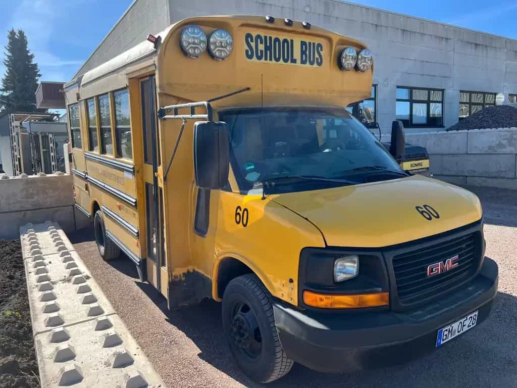 GMC Savana G35 School Bus Wohnmobil Umbau 07/2006-photo-3