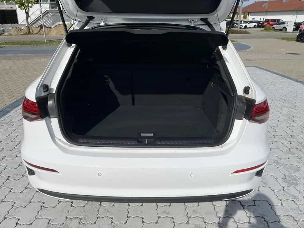 Audi A3 Sportback 2.0 TDI (NAVI+LED+ACC+Connect) 12/2022-photo-4