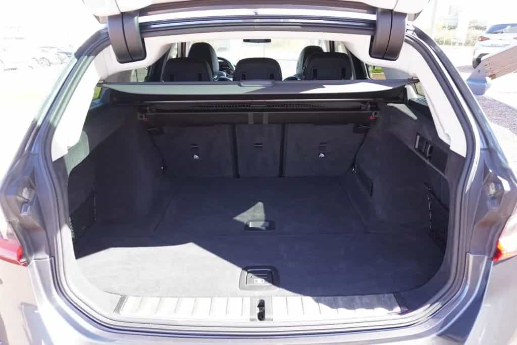 BMW 318 d Touring Aut. LED Navi Sitzheizung 08/2021-photo-12