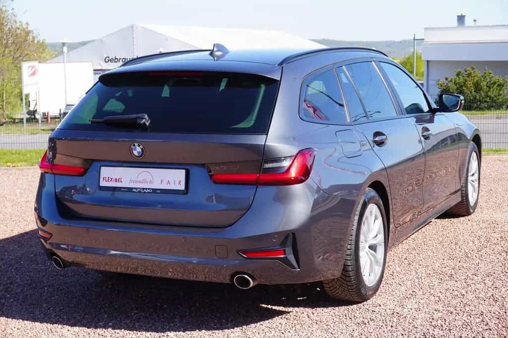 BMW 318 d Touring Aut. LED Navi Sitzheizung 08/2021-photo-4