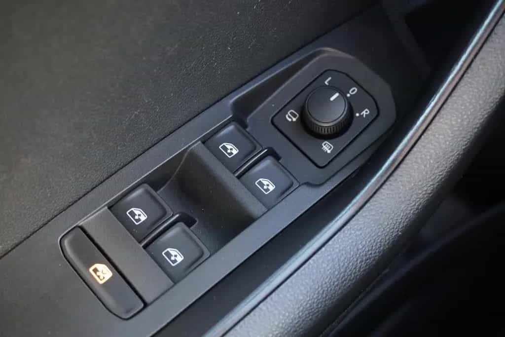 Skoda Karoq 1.5 16V TSI Style LED Navi AHK Kamera ACC 11/2020-photo-20