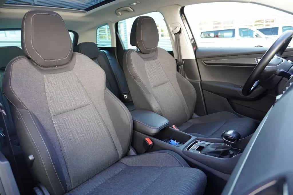 Skoda Karoq 1.5 16V TSI Style LED Navi AHK Kamera ACC 11/2020-photo-32