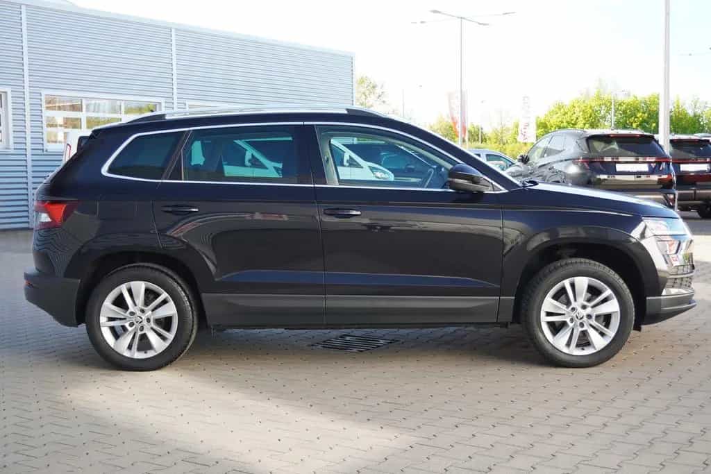 Skoda Karoq 1.5 16V TSI Style LED Navi AHK Kamera ACC 11/2020-photo-4