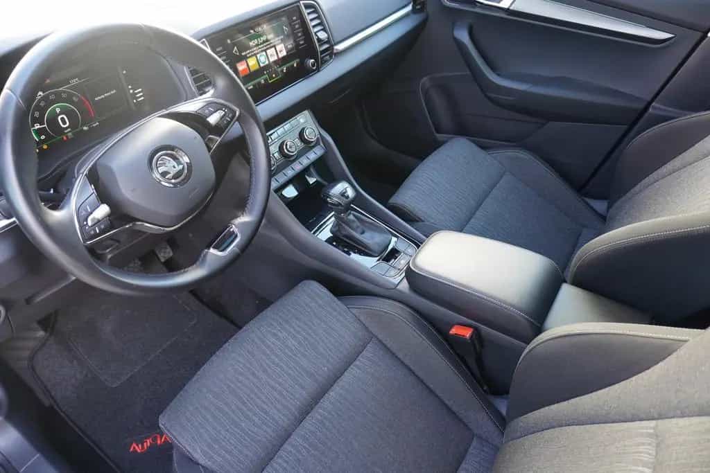 Skoda Karoq 1.5 16V TSI Style LED Navi AHK Kamera ACC 11/2020-photo-9