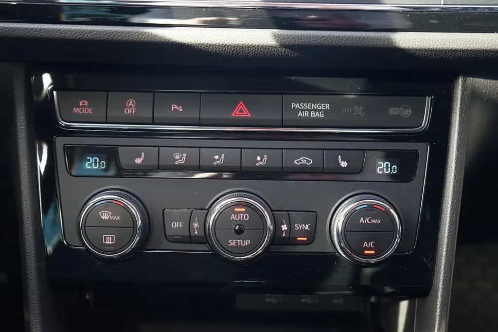 Seat Leon 1.5 TSI FR DSG LED Navi ACC Beats DAB PDC 09/2020-photo-18