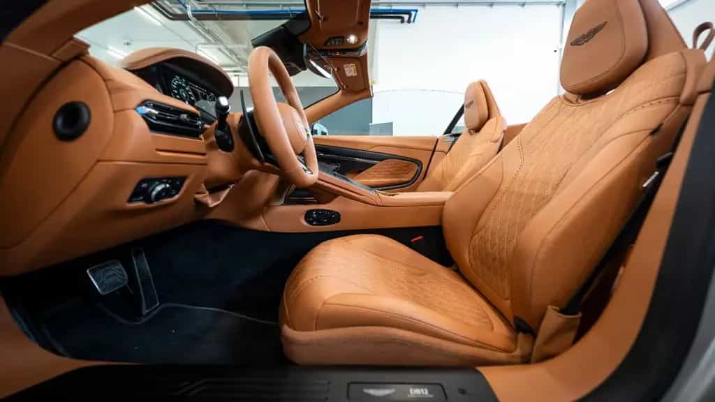 Aston Martin DB12 4.0 V8 Volante 02/2025-photo-10