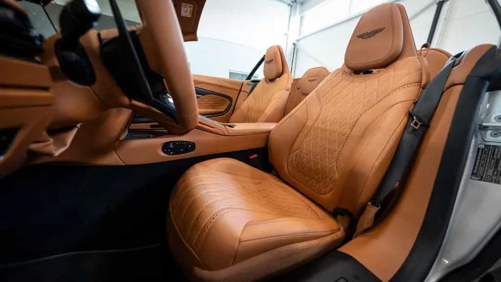 Aston Martin DB12 4.0 V8 Volante 02/2025-photo-11
